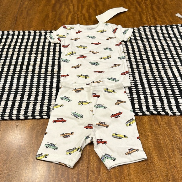 JANIE and JACK GOOD NIGHT SHORT PAJAMAS IN SURF CARS - Picture 3 of 14